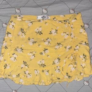Hollister Floral Mini Skirt in Yellow